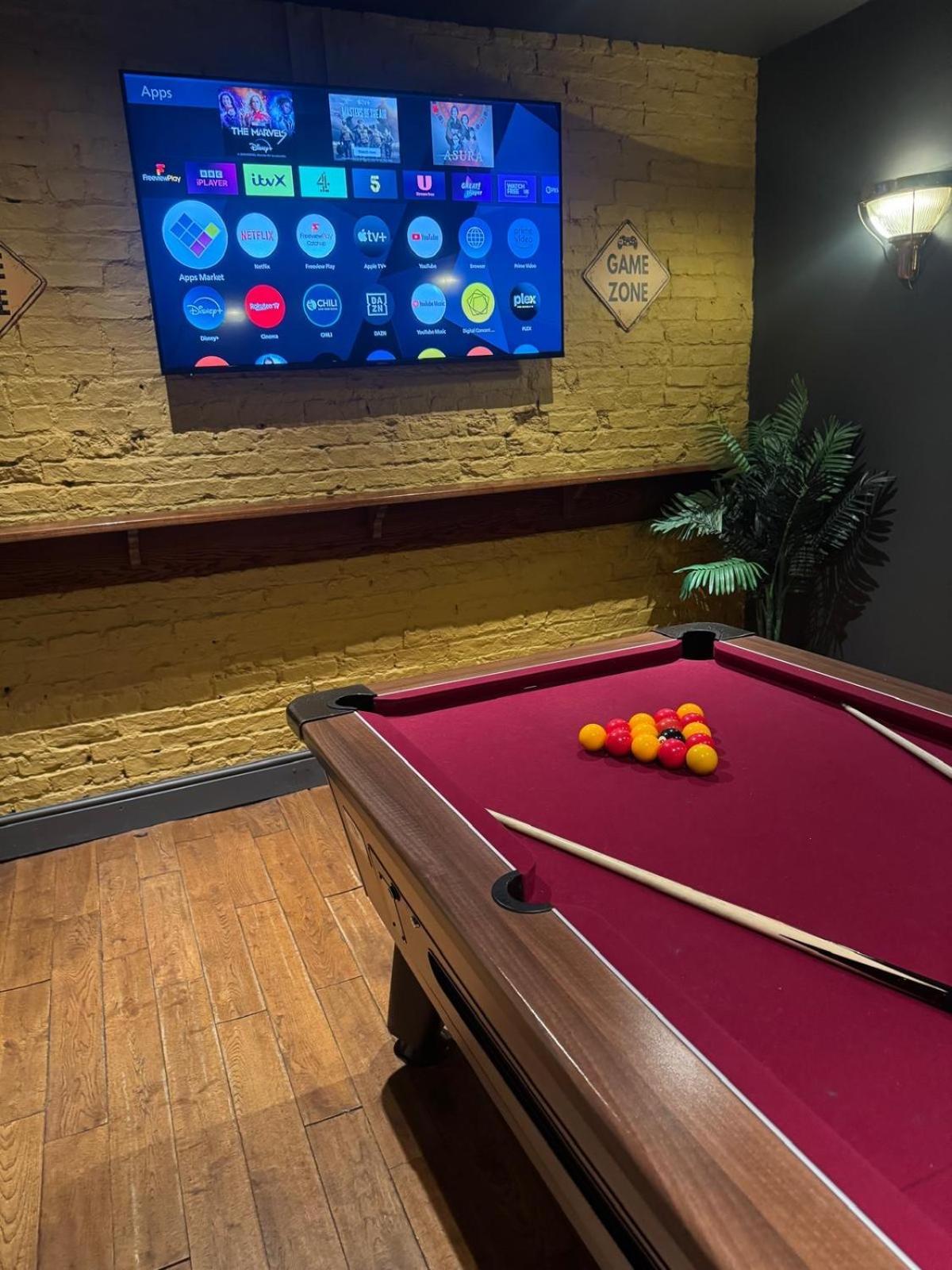 The Lettered Board Apartments Пикъринг Екстериор снимка